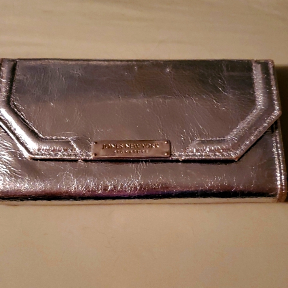 Jones New York, Shiney Silver Wallet